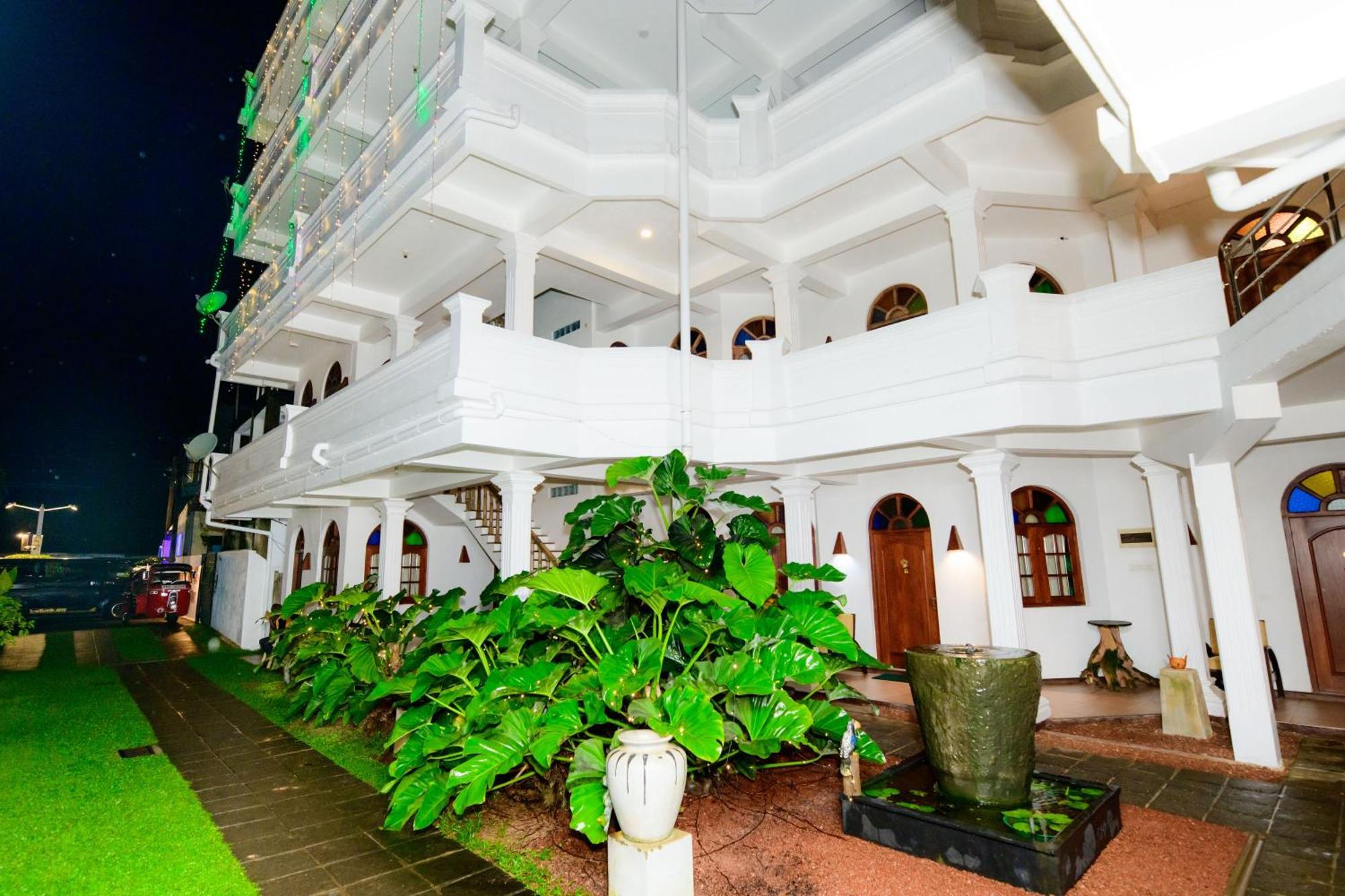 Royal Beach Hotel & Restaurant Hikkaduwa Luaran gambar