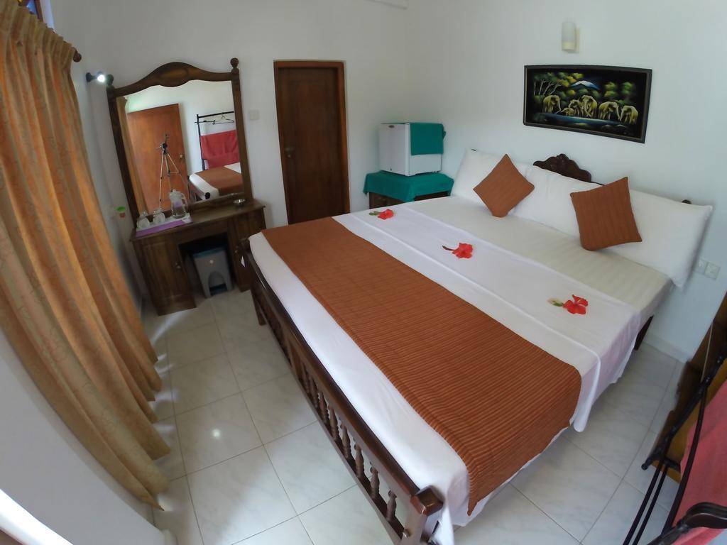 Royal Beach Hotel & Restaurant Hikkaduwa Luaran gambar
