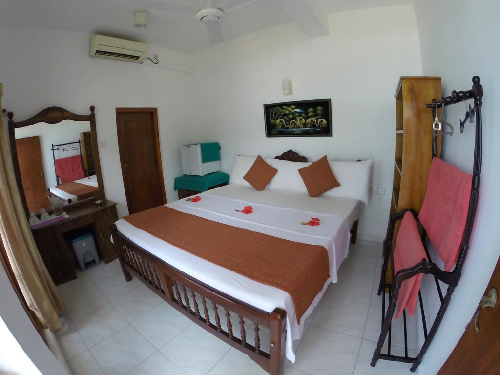 Royal Beach Hotel & Restaurant Hikkaduwa Luaran gambar